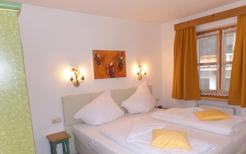 Landhaus Sonnenberg Sankt Anton am Arlberg Room photo